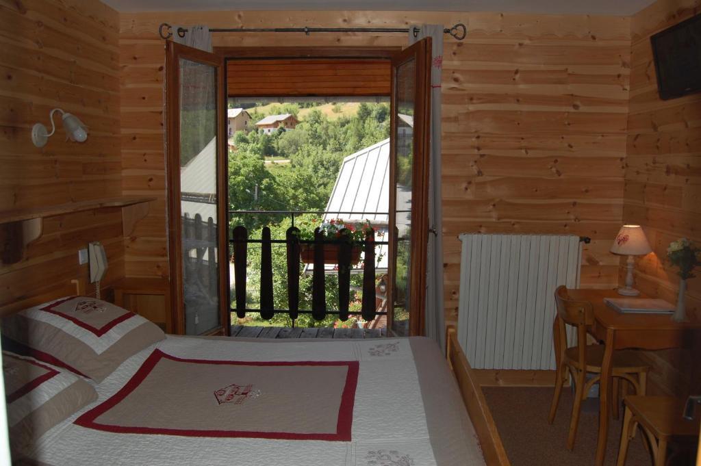 Au Bon Logis Hotel Risoul Szoba fotó